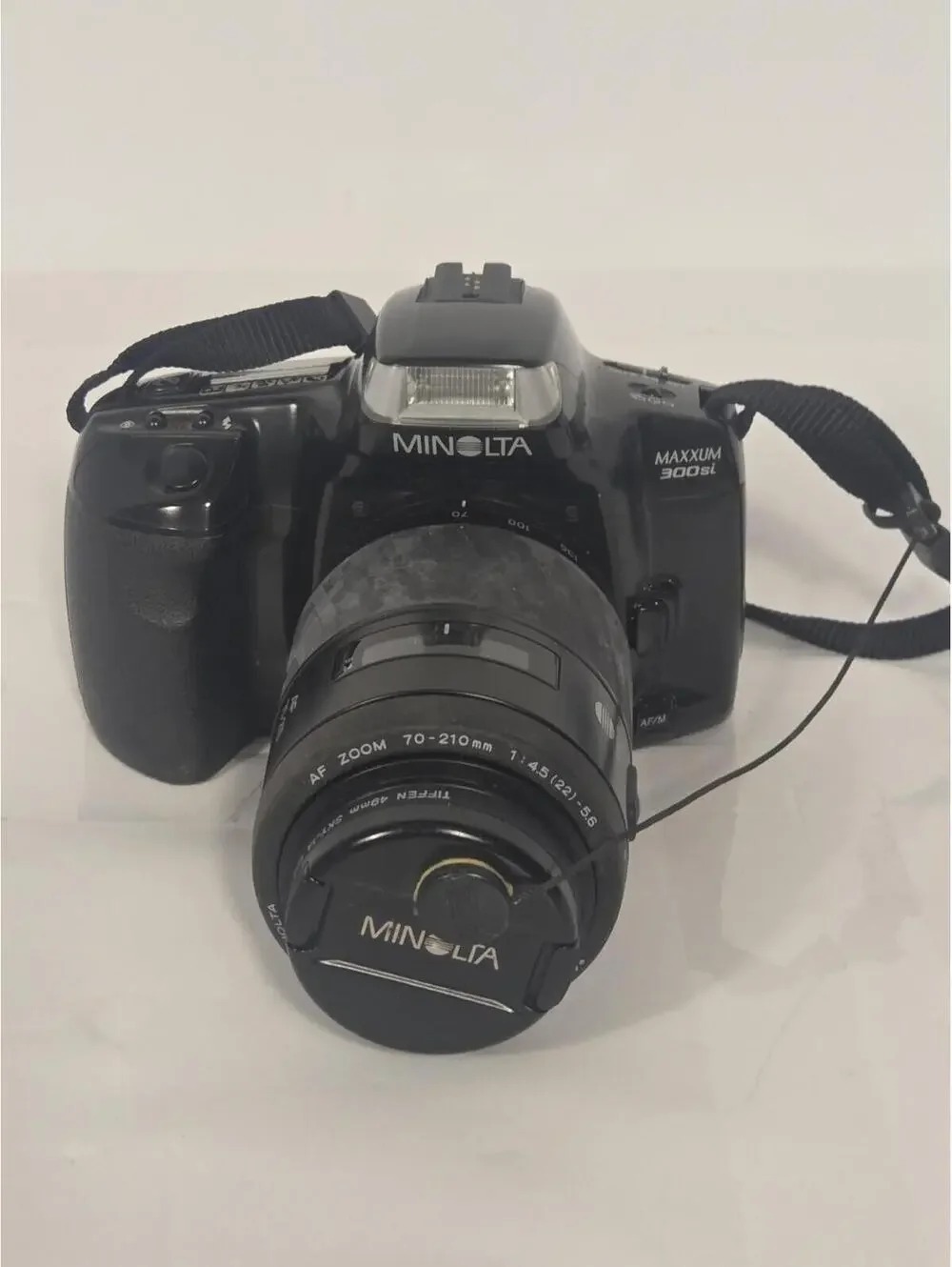 Vintage Minolta Maxxum 300si 35mm SLR Film Camera AF 70-210mm Lens Black Strap